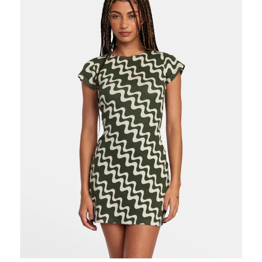 RVCA SoHo Short Sleeve Dress w/Back cut out
